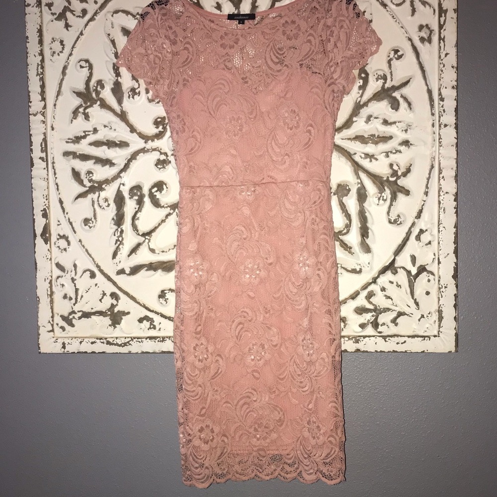 Lace body con dress